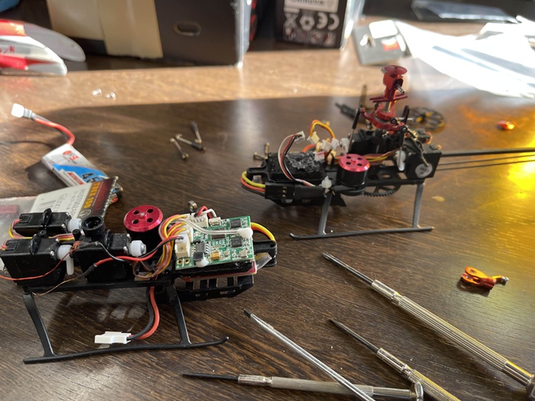 K110S分解清掃メンテナンス中 - マストの軸ズレを発見し修正作業中